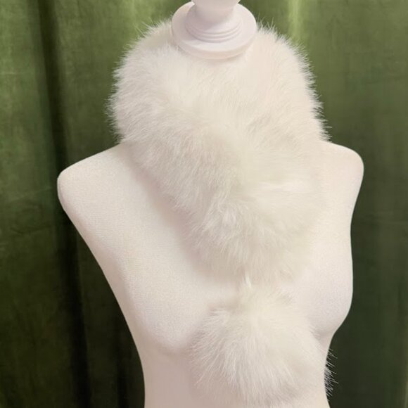 White Faux Fur Scarf Collar With Pom Pom – Elegant Winter Wrap for Women - Picture 4 of 5